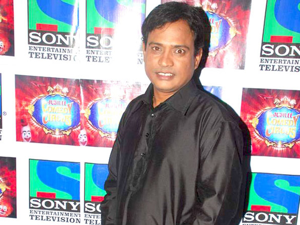 tusshar and sonu sood on the sets of comedy circus 9
