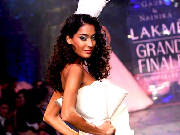gauri nainikas showcase at lakme fashion week 2011 grand finale 5