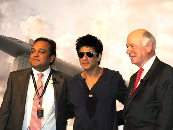 shahrukh at zee cine awards 2011 press conference in singapore 2
