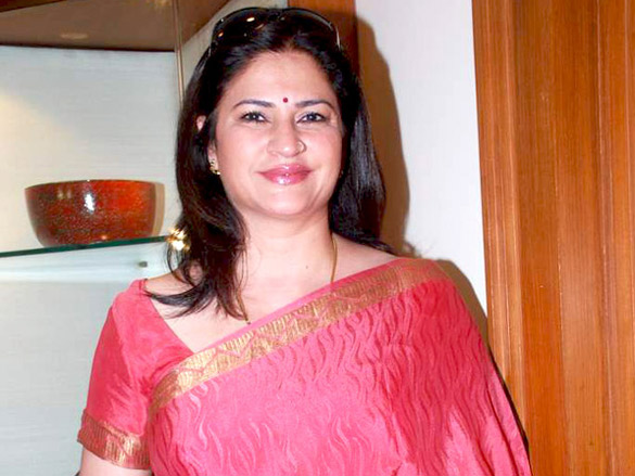 shaan and shobhaa de promote mumbai marathon 11