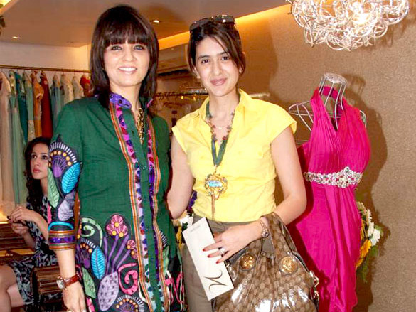 monikangana and hrishita bhatt at neeta lullas preview 6