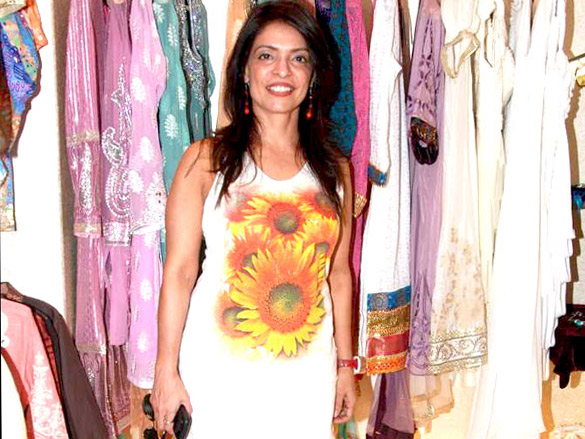 monikangana and hrishita bhatt at neeta lullas preview 11