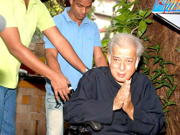 shashi kapoor at the premiere show of rekha bhardwajs play 5