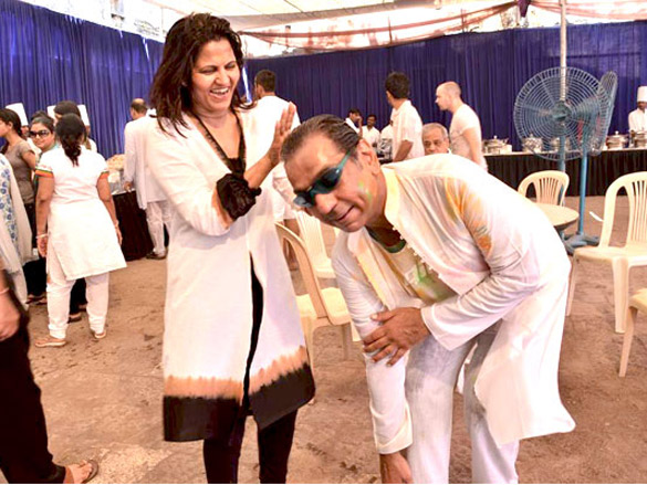 usha aggarwals holi bash at mukesh mills 5