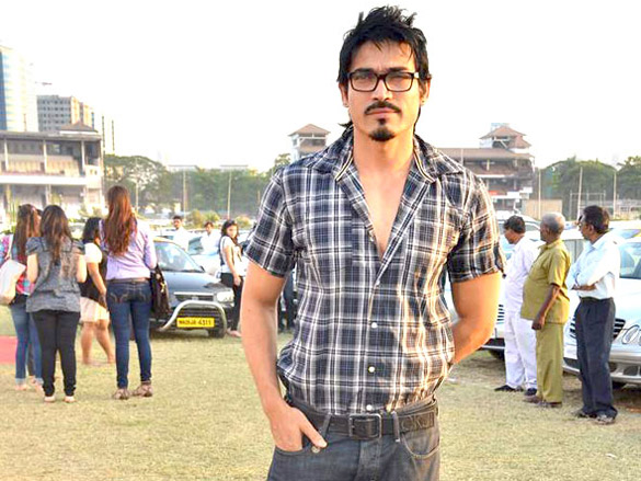 manish malhotras fashion show at polo match 16