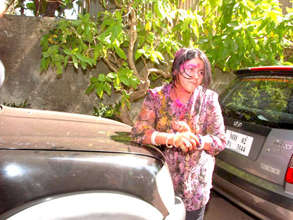 ekta kapoor sanjay gupta and kiran bawa celebrate holi 2