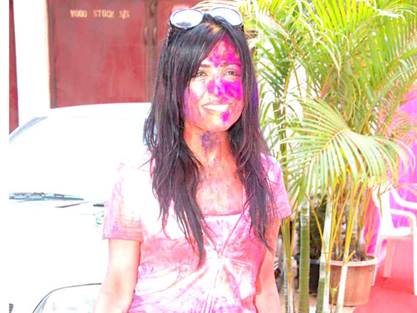 ekta kapoor sanjay gupta and kiran bawa celebrate holi 18