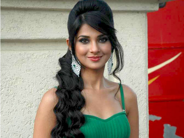 raveena and arshad on the sets of star plus amul comedy ka maha muqabala 7