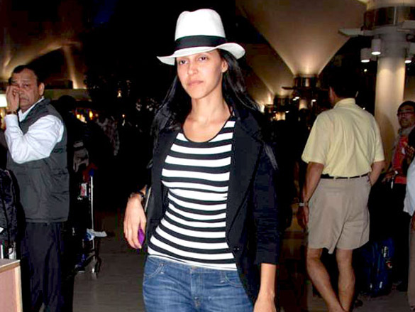 aishwarya vidya and others arrive from zee cine awards 2011 6
