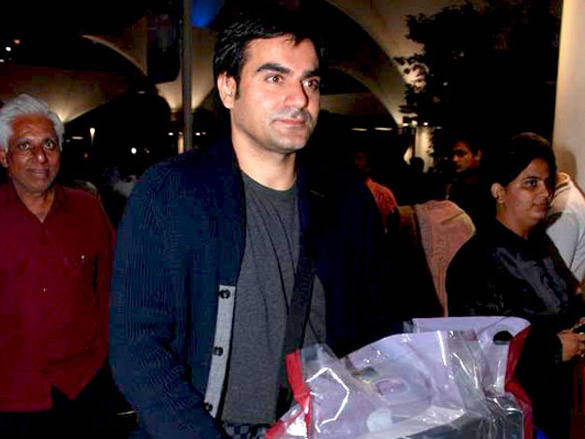 aishwarya vidya and others arrive from zee cine awards 2011 7
