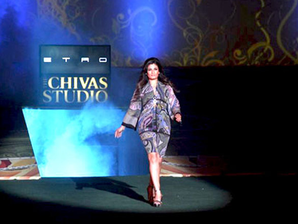 raveena and randeep walk for etro on chivas studio day 1 5