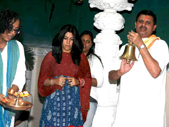 ekta kapoor performs hawan to ward off bad spirits 2