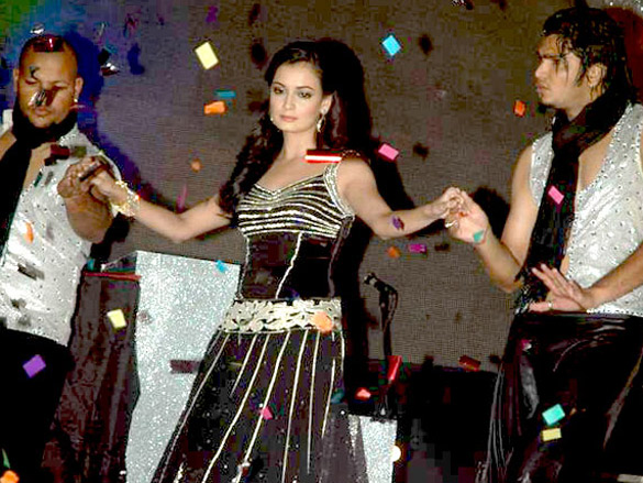 dia mirza performs live at vemma health product launch 4