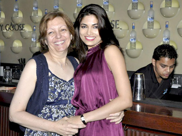 parvathy and lilette dubey at the genesis grey goose charity event 3