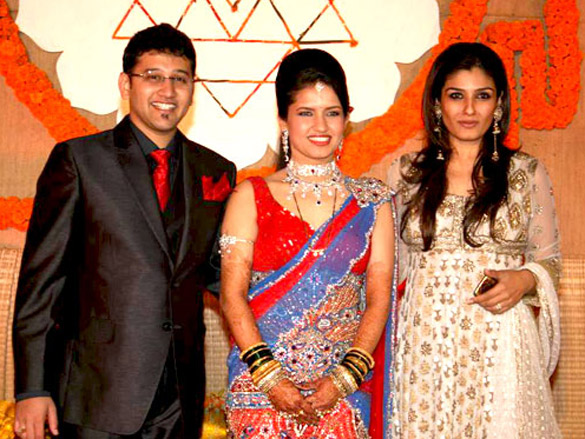 urmila and vidya at sandesh mayekars daughter shivanis wedding reception 8