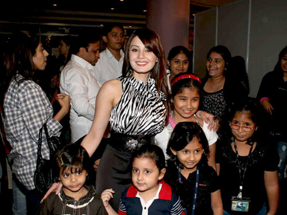 minissha lamba supporting the cause of save our tigers 6