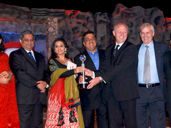 vidya balan graces utv autocar india awards 2011 2