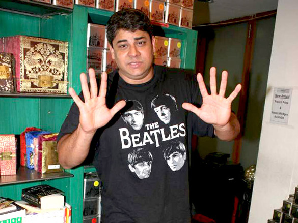 cyrus broacha at the book cant die for size zero launch by vrushali talan 8