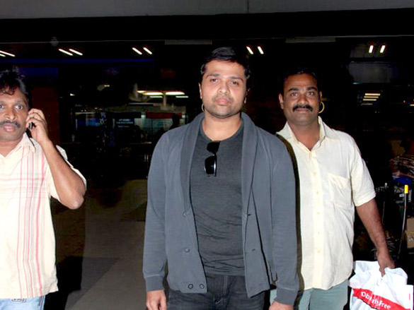 himesh reshammiya and chunky pandey spotted at airport 4