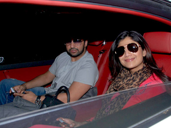 shilpa shetty and ameesha patel spotted at international airport 7