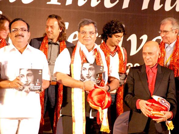 subhash ghai honoured with a special achievement award at piff 2011 6