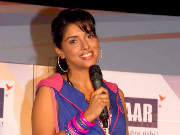 asin at big bazaar world cup collections launch 6