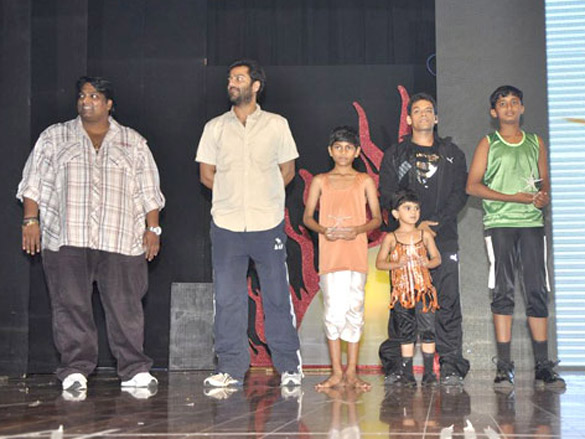 vaibhavi merchant and abhishek kapoor grace sdfa annual event 2