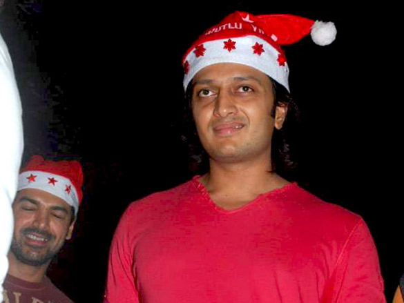 akshay john and riteish celebrate christmas with children of st catherines 13