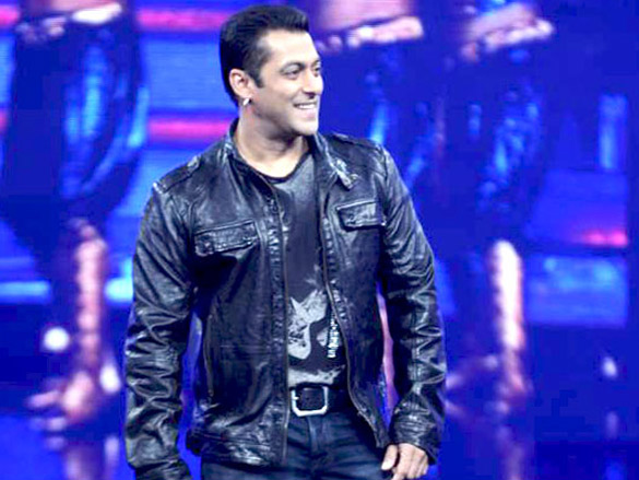 preity and salman on the sets of guinness world records ab india todega 13