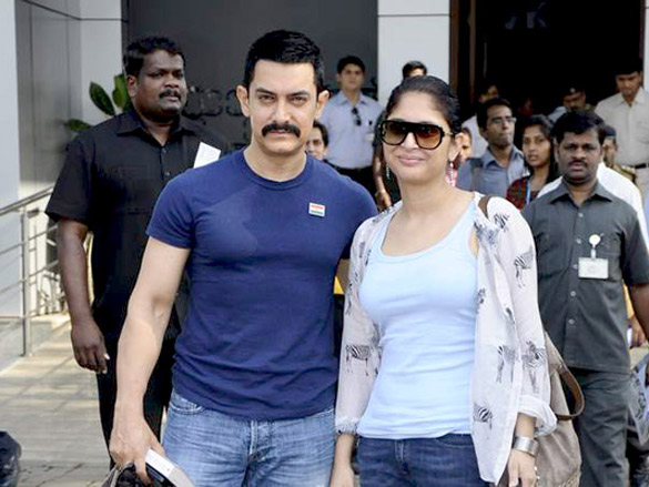 aamir preity suniel leave for mohali for india pak semi final 2