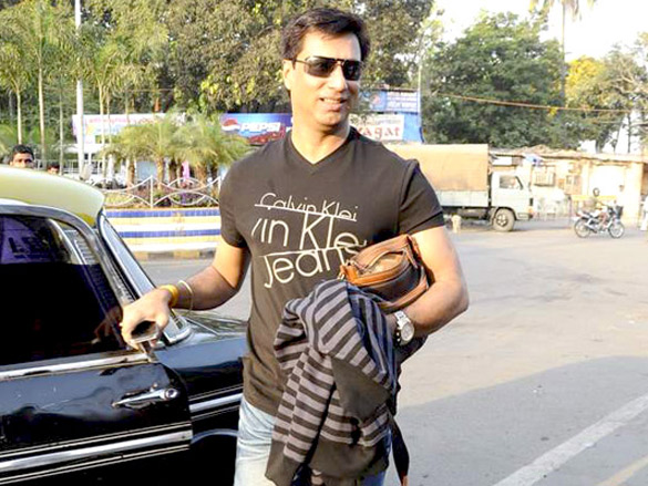 aamir preity suniel leave for mohali for india pak semi final 7