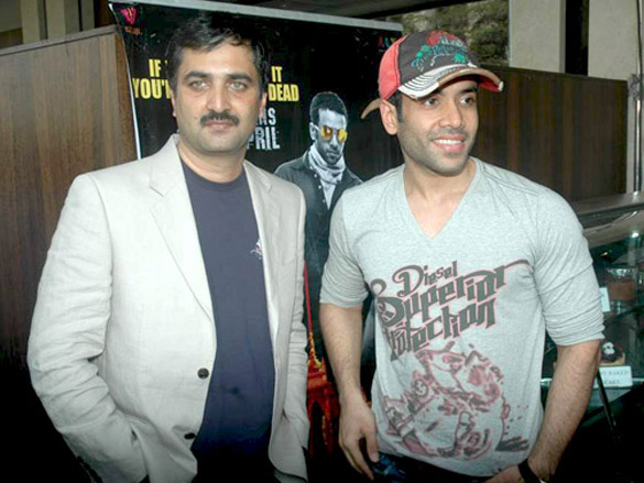 tusshar kapoor and poonam pandey at news 24 cricket bash 2