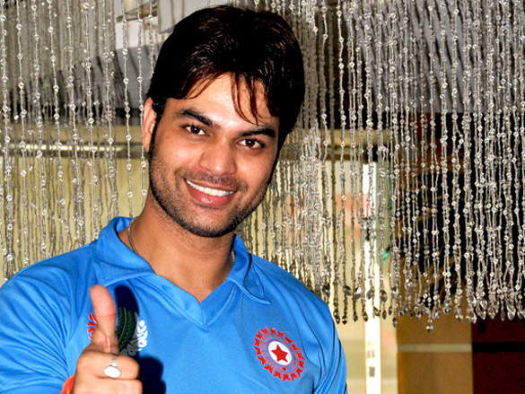 satish shetty invited his friends to watch the world cup 2011 5