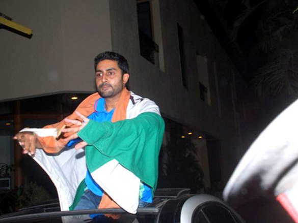 amitabh and abhishek bachchan celebrate indias victory 5