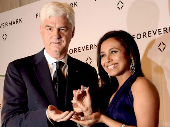 rani mukerji launches forevermarks diamonds jewellery by the de beers group 3