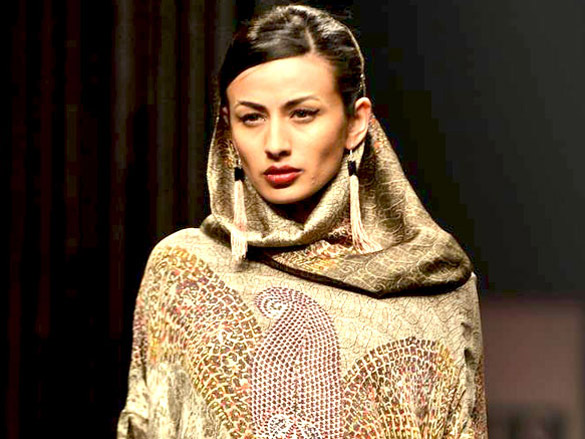 tarun tahilianis show on wills lifestyle india fashion week 2011 day 1 4