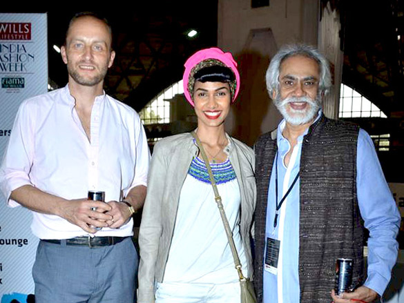 gul panag and koel puri at wills lifestyle india fashion week 2011 day 1 7