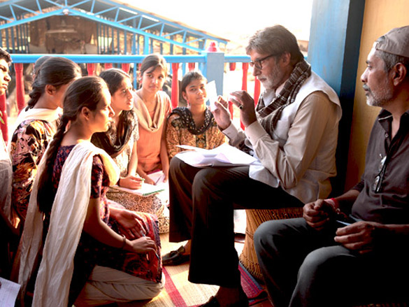 on the sets of aarakshan 12