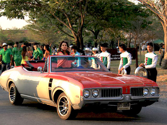 on the sets of rascals 11