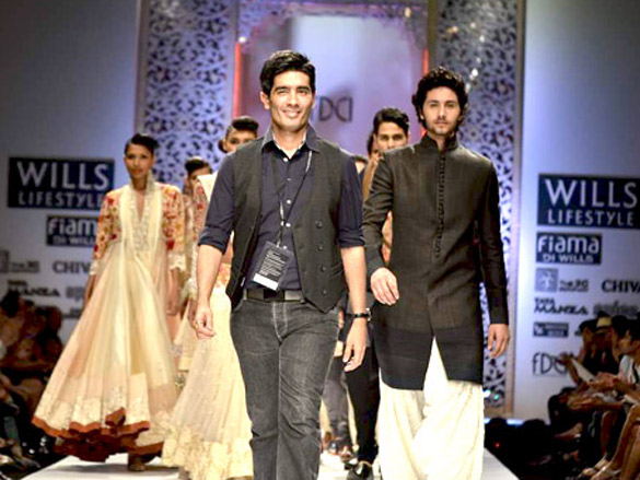 manish malhotras show at wills lifestyle india fashion week 2011 day 3 3