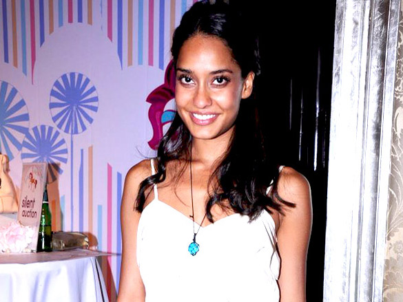 sarah sonal and kunal kapoor at elle breast cancer carnival 5