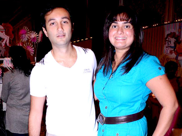 sarah sonal and kunal kapoor at elle breast cancer carnival 12