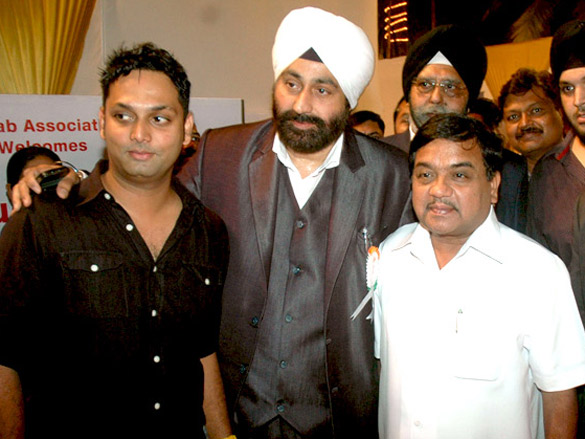 daler mehndi at the baisakhi celebration organised by punjab association 7