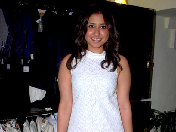 shraddha nigam at mal store launch 9