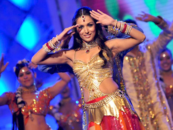 malaika sonakshi and others at the pantaloons femina miss india 2011 finale 5