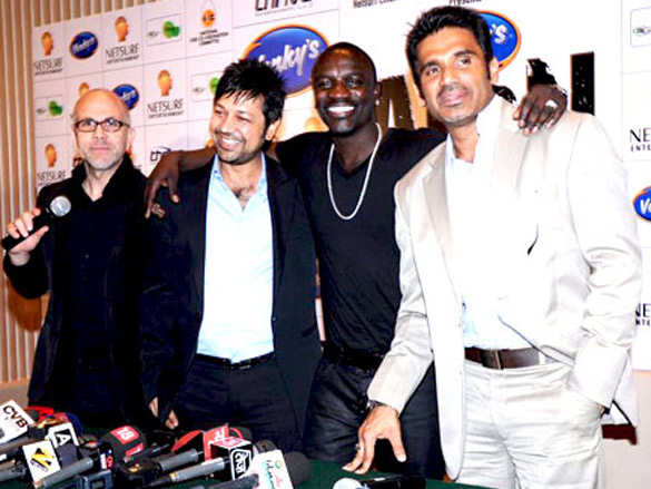 suniel and mana shetty at akons concert press conference 6