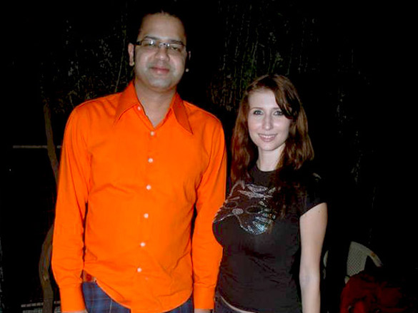 rahul roy and apoorva agnihotri at tv actress debinas birthday bash 9