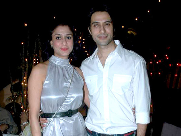 rahul roy and apoorva agnihotri at tv actress debinas birthday bash 13