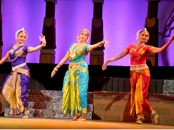 hema esha and ahana perform together 4