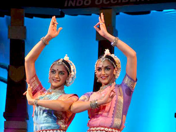 hema esha and ahana perform together 6